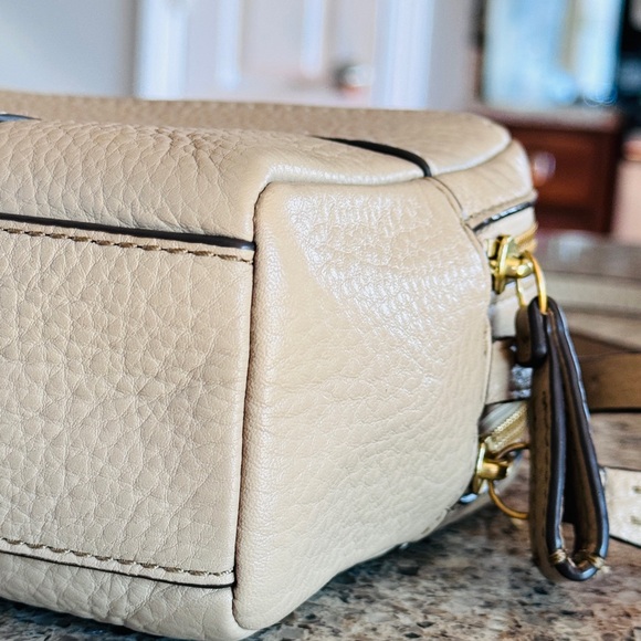 Tory Buch Model No 10005617crossbody bags used like new🎈 - Picture 9 of 17